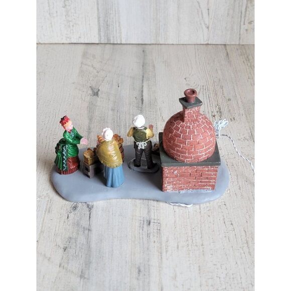 Lemax Bread bakers light up Village accessory Xmas - Picture 8 of 8